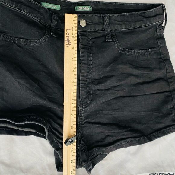 Wild Fable Highest Rise Jean Shorts Women's Plus Size 16/33 Regular Black Denim - Picture 3 of 7